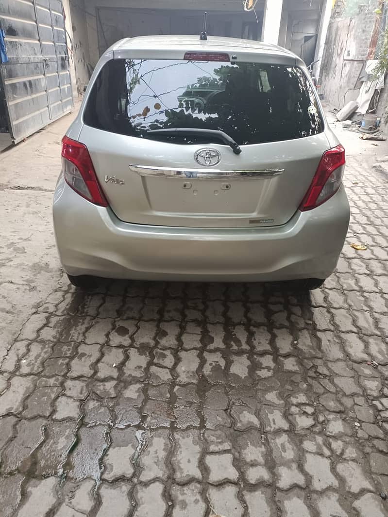 Toyota Vitz 2013 9