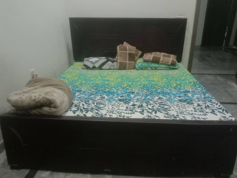 wooden bed 1