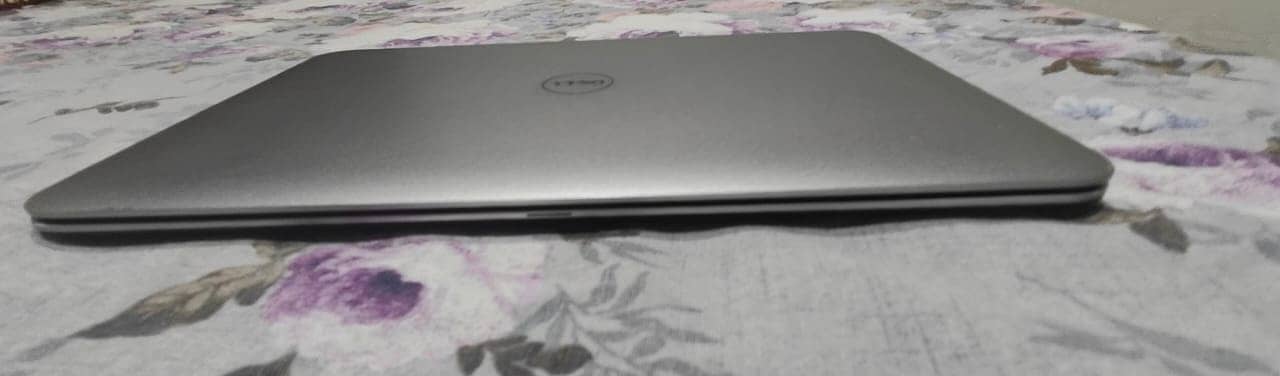 Urgently sale dell xps core i7 laptop 256gb SSD with touch screen 1