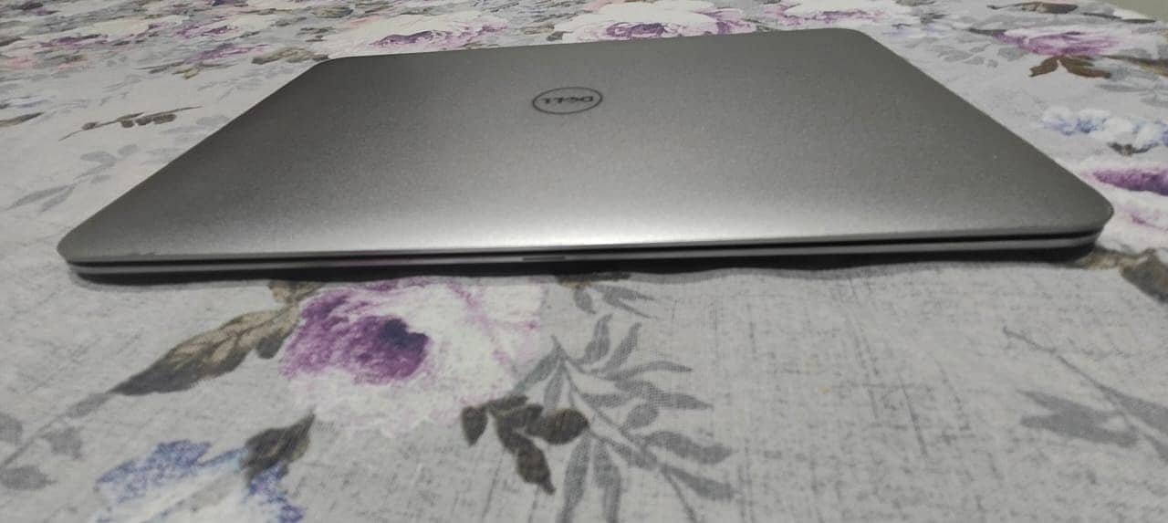 Urgently sale dell xps core i7 laptop 256gb SSD with touch screen 2