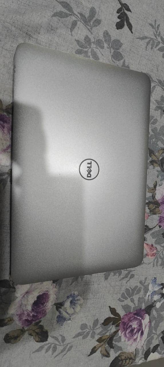 Urgently sale dell xps core i7 laptop 256gb SSD with touch screen 3