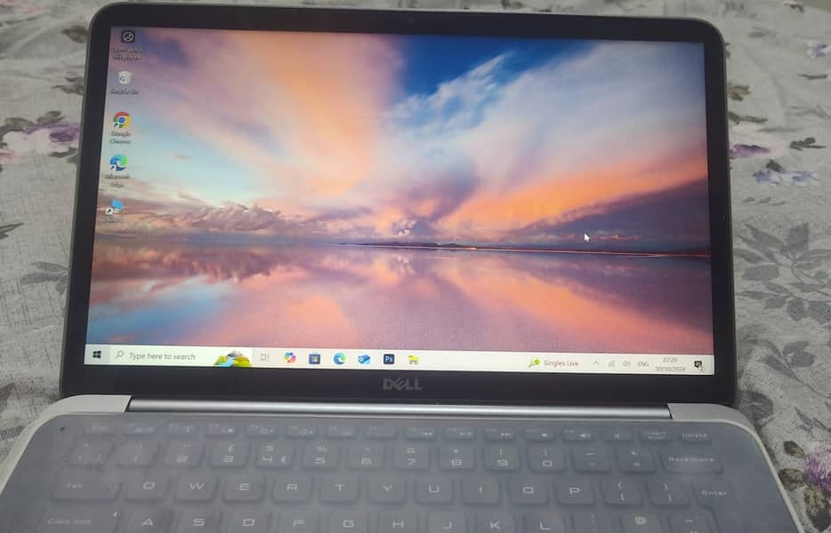 Urgently sale dell xps core i7 laptop 256gb SSD with touch screen 4