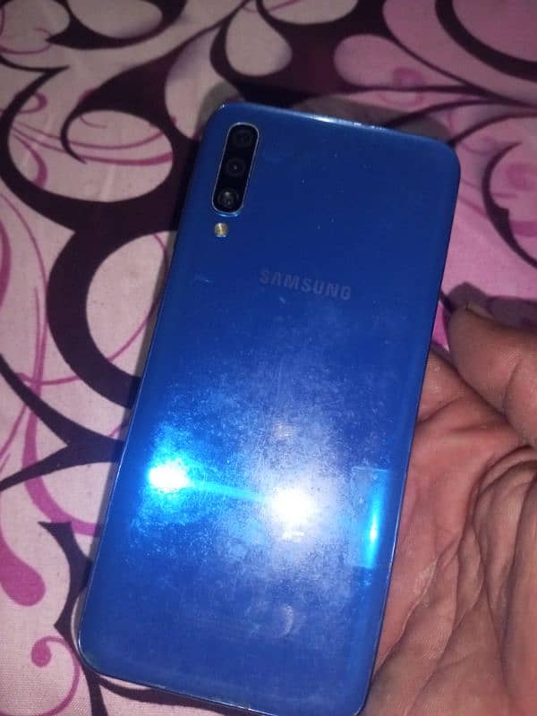 Samsung a50.4. 128 0