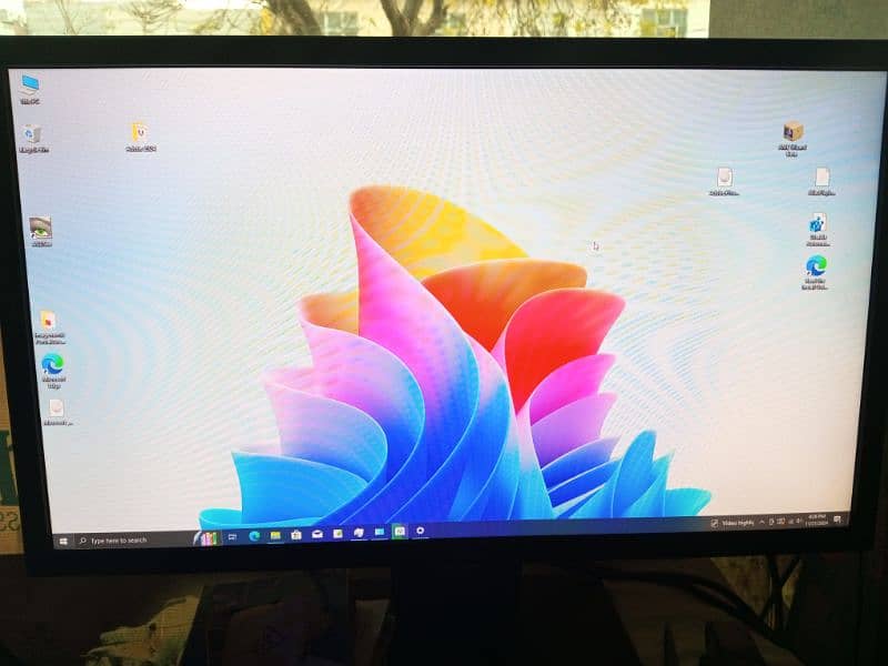 24 inch Ultrasharp Gaming Led A+ condition 4