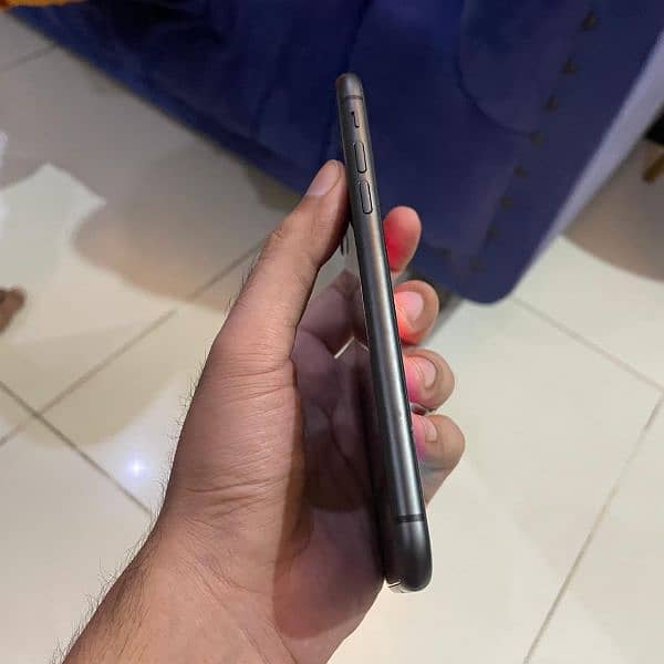 Iphone 11 non pta Jv with 9 months apple warranty 3