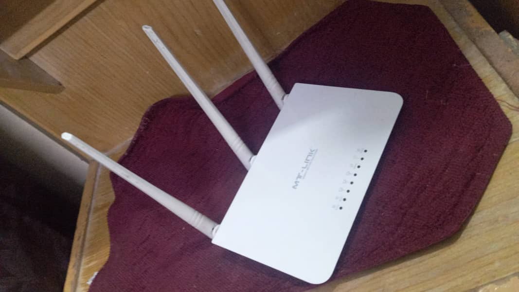 MT Link Triple Antenna WIFI Router 0