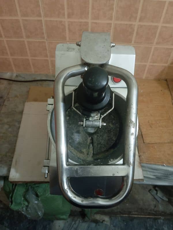 cheese and vegetable crusher 2