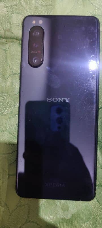 Sony Experia 5 mark 2  panel plus phone 3