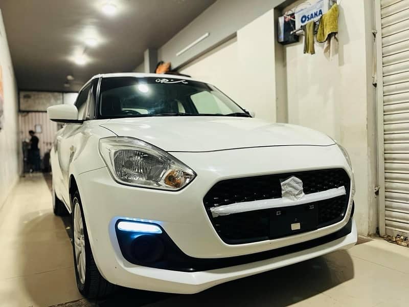 Suzuki Swift GL CVT 2022 1