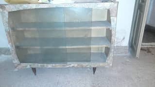 Showcase in good condition for sale