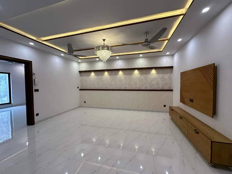 Lakhani Presidency 3 Bed DD West Open Flat For Rent 0