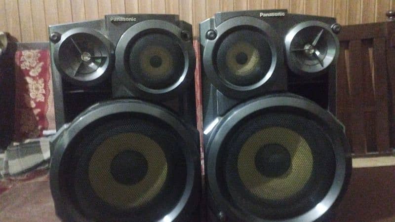 Panasonic amplifier 3200 watt and speakersall okay urgent sale 6