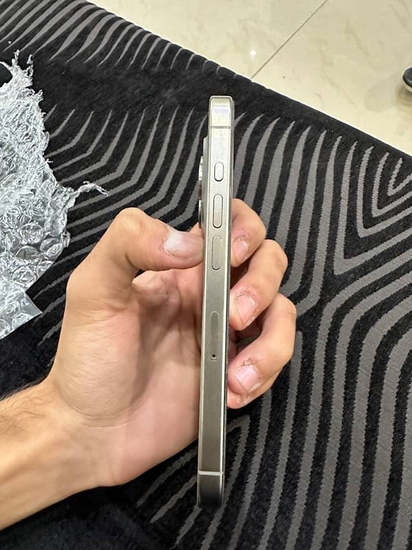 Iphone 15 pro 256GB natural titanium non pta fu 3