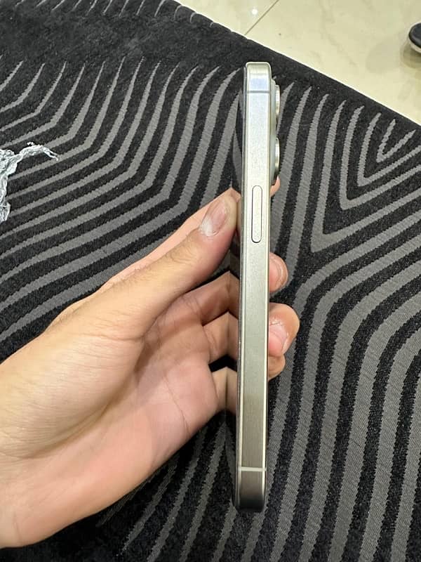 Iphone 15 pro 256GB natural titanium non pta fu 5