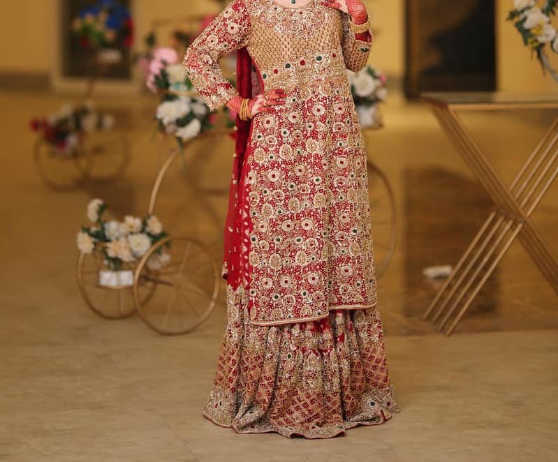 Bridal lehnga for sale worth 2 lacs 1