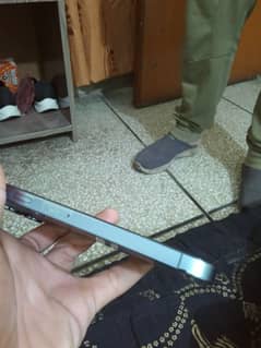 I am selling apple iphone 13 pro max