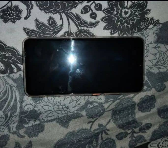 vivo s1 pro without box used hai bs back kharab hai 3