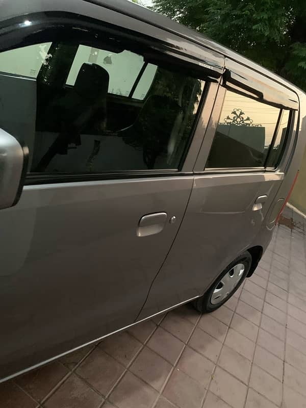 Suzuki Wagon R 2018 10