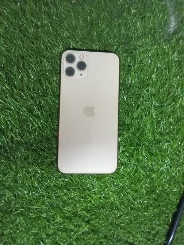 Iphone 11 pro ( Non PTA ) 0