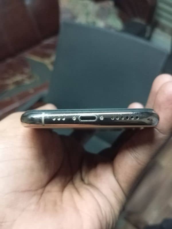 Iphone 11 pro ( Non PTA ) 6