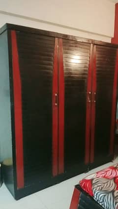 3 door wooden wardrobe in good condition