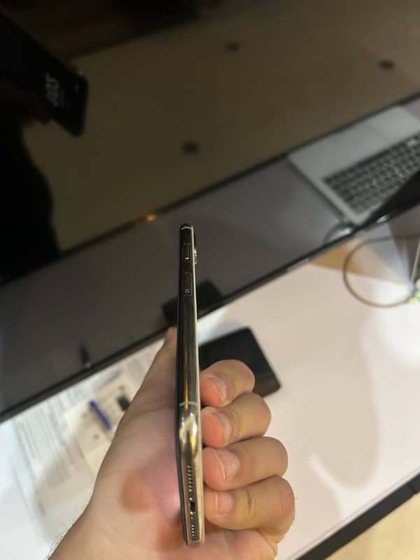 Iphone xs max pta approved 3