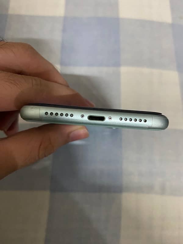 iphone 11 pta approved green color 128gb with box 7