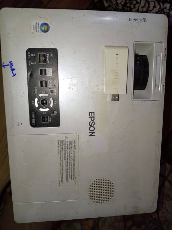 Epson Emp-1825 projector 7