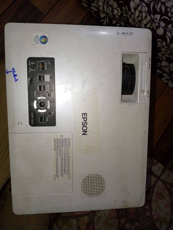 Epson Emp-1825 projector 9