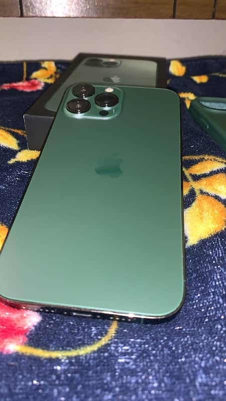 iphone13 pro Max. 256GB. Factory unlocked 2