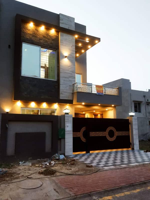 5 Marla Brand New House Available for Sale in Bahria Orchard Lahore 0