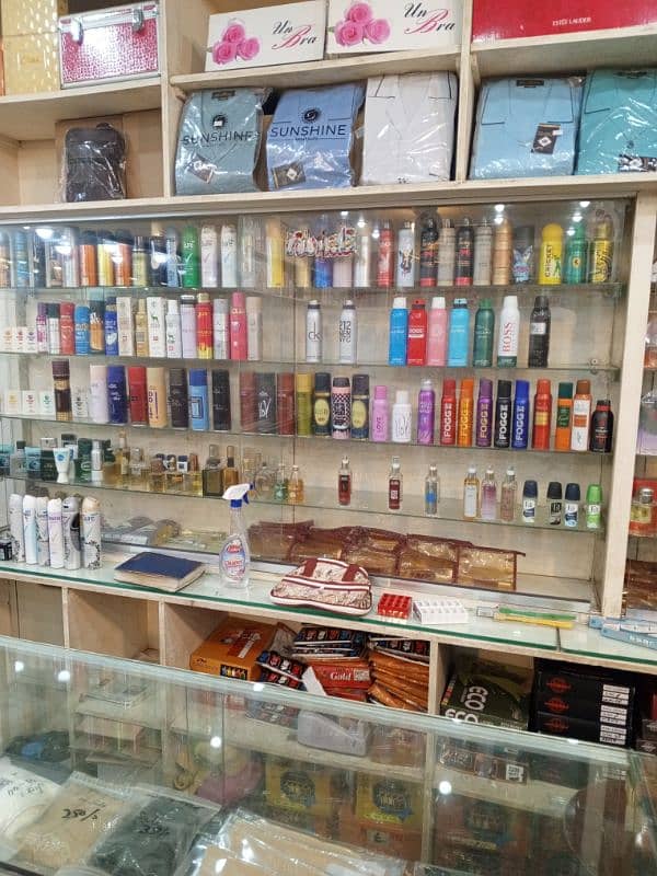 Shop Showcase Counter sliding show windows glass racks for sale 8