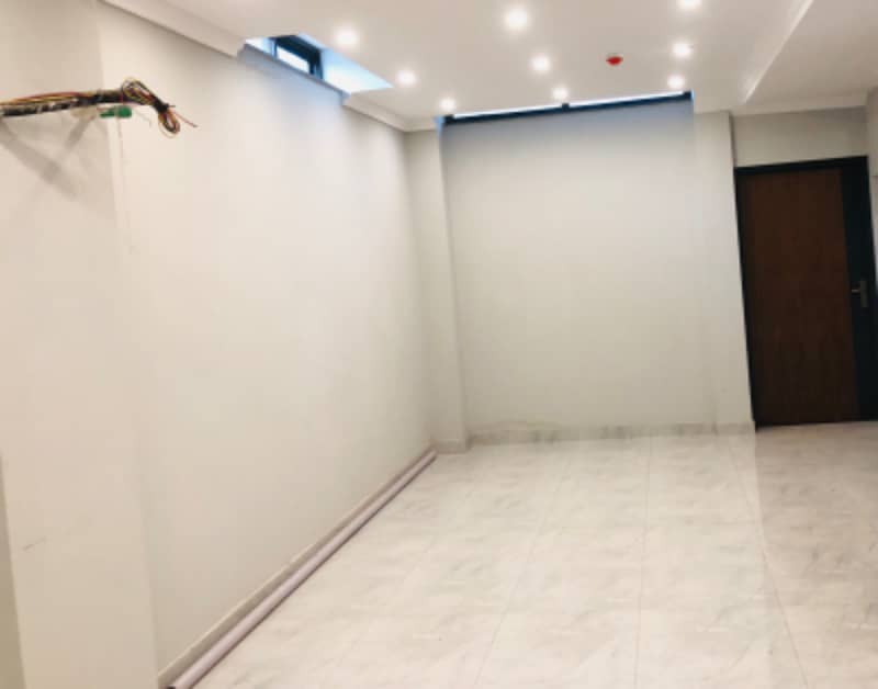 8 Marla basement with bath for rent phase 3:Y. 0