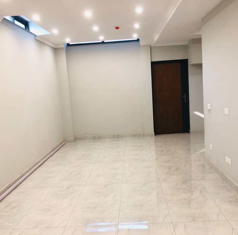 8 Marla basement with bath for rent phase 3:Y. 4