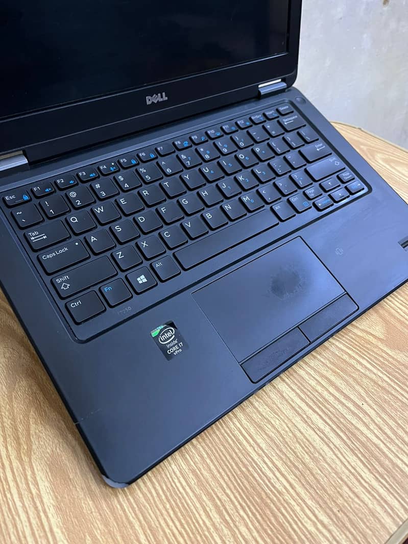 Dell latitude e7250 core i7, 5 gen 5