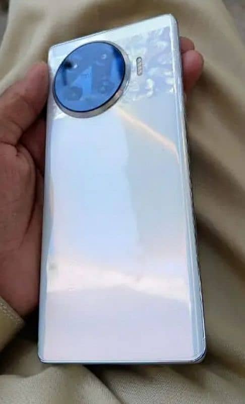 Tecno spark 20 pro plus. 0