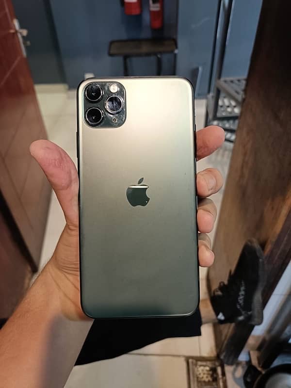 iPhone 11 Pro Max 4