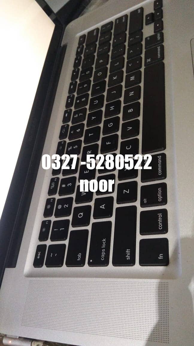 MacBookPro 15" Quad Core i7 Full Box 10/10 17