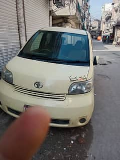 Toyota Vitz 2012 Urgent sell