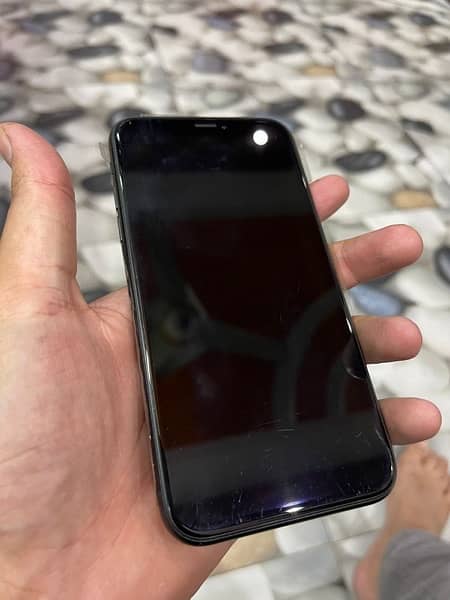 iPhone xr factory unlock 85 health 64gb 4