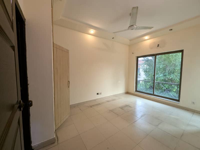 3 Marla House For Sale in Paragon City 5