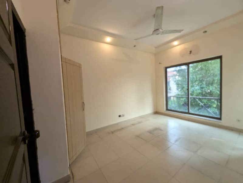 3 Marla House For Sale in Paragon City 6