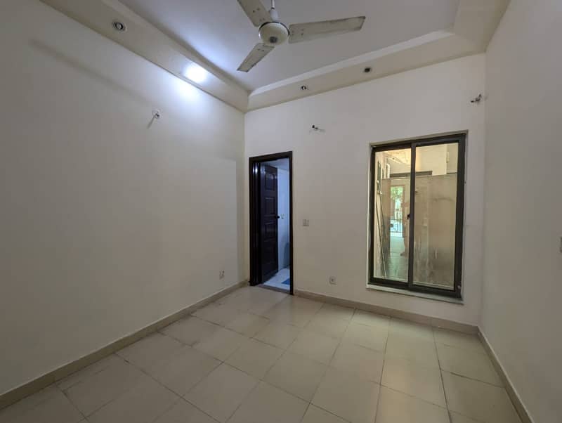 3 Marla House For Sale in Paragon City 7