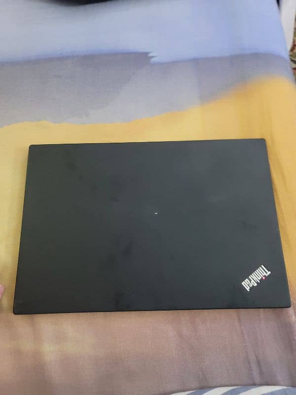 Lenovo x1 carbon Ultrabook i7 7th gen (10/10) 1