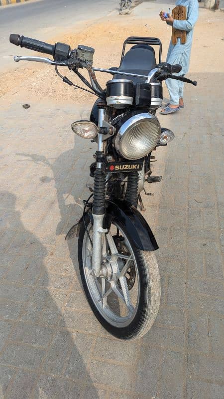 Suzuki GS 150 SE 2016 end Karachi number genuine condition Sealed 2