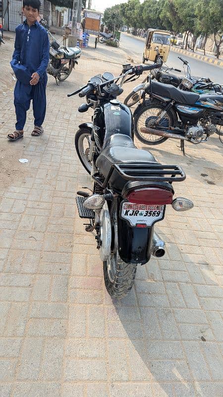 Suzuki GS 150 SE 2016 end Karachi number genuine condition Sealed 4