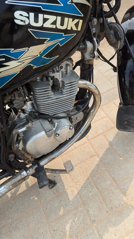 Suzuki GS 150 SE 2016 end Karachi number genuine condition Sealed 5