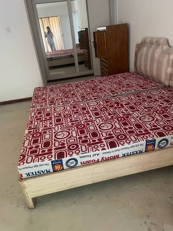 good quality single beds for quick sale ! 0