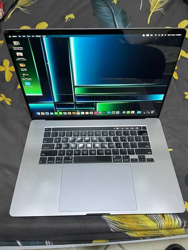 Macbook Pro 2019-16 inch- Core i7 - RAM 16GB, 512GB SSD 6