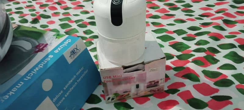 Sandwich maker and mini food processor 1